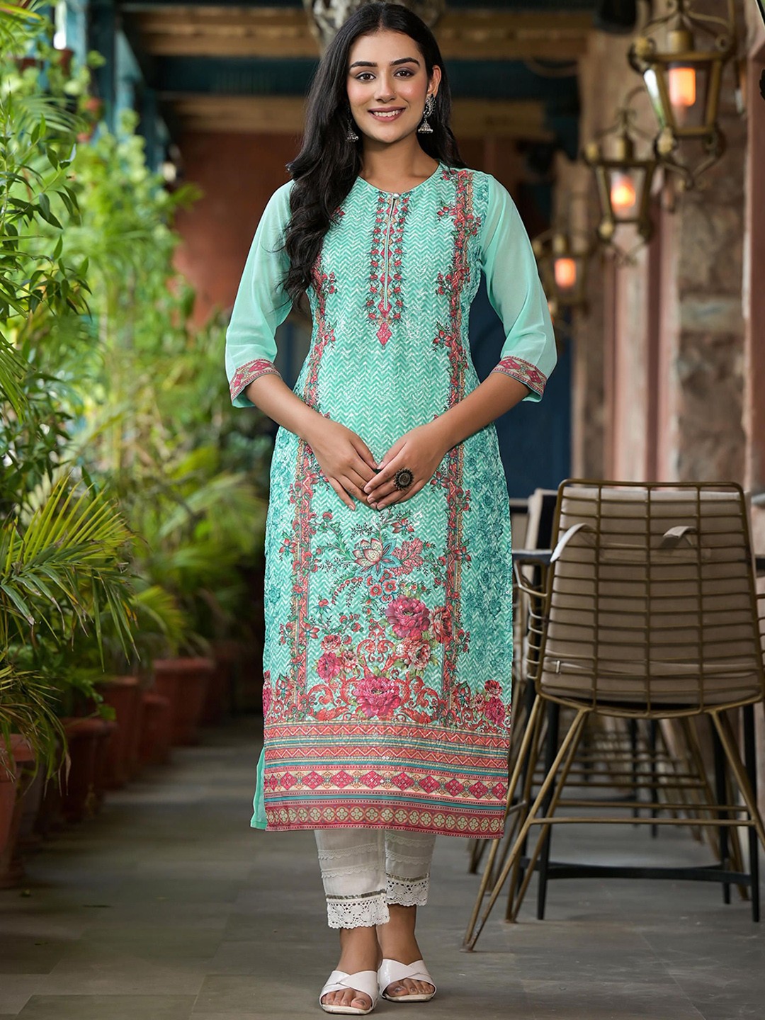 

Juniper Floral Printed Keyhole Neck Georgette Straight Kurta, Green