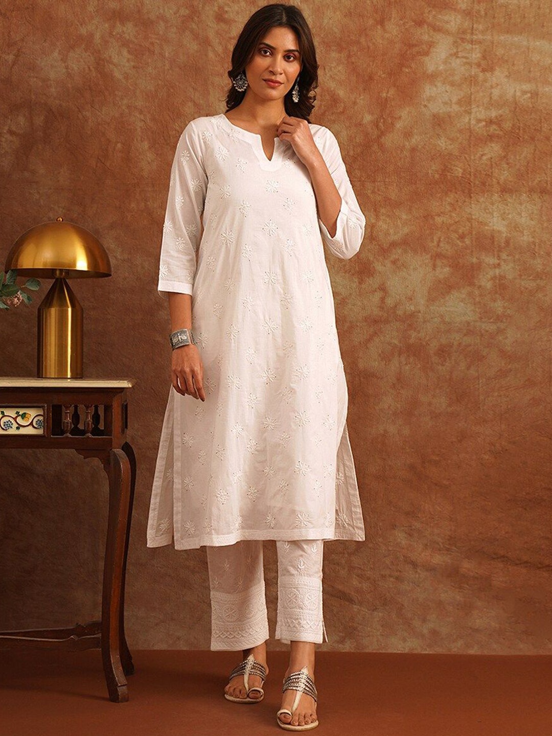 

JAYPORE Ethnic Motifs Embroidered Chikankari Cotton Straight Kurta, White