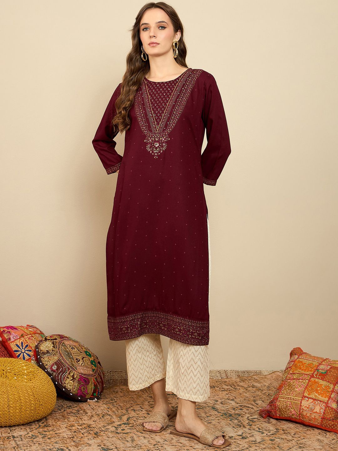 

Indo Era Floral Printed Round Neck Sequinned Straight Kurta, Maroon