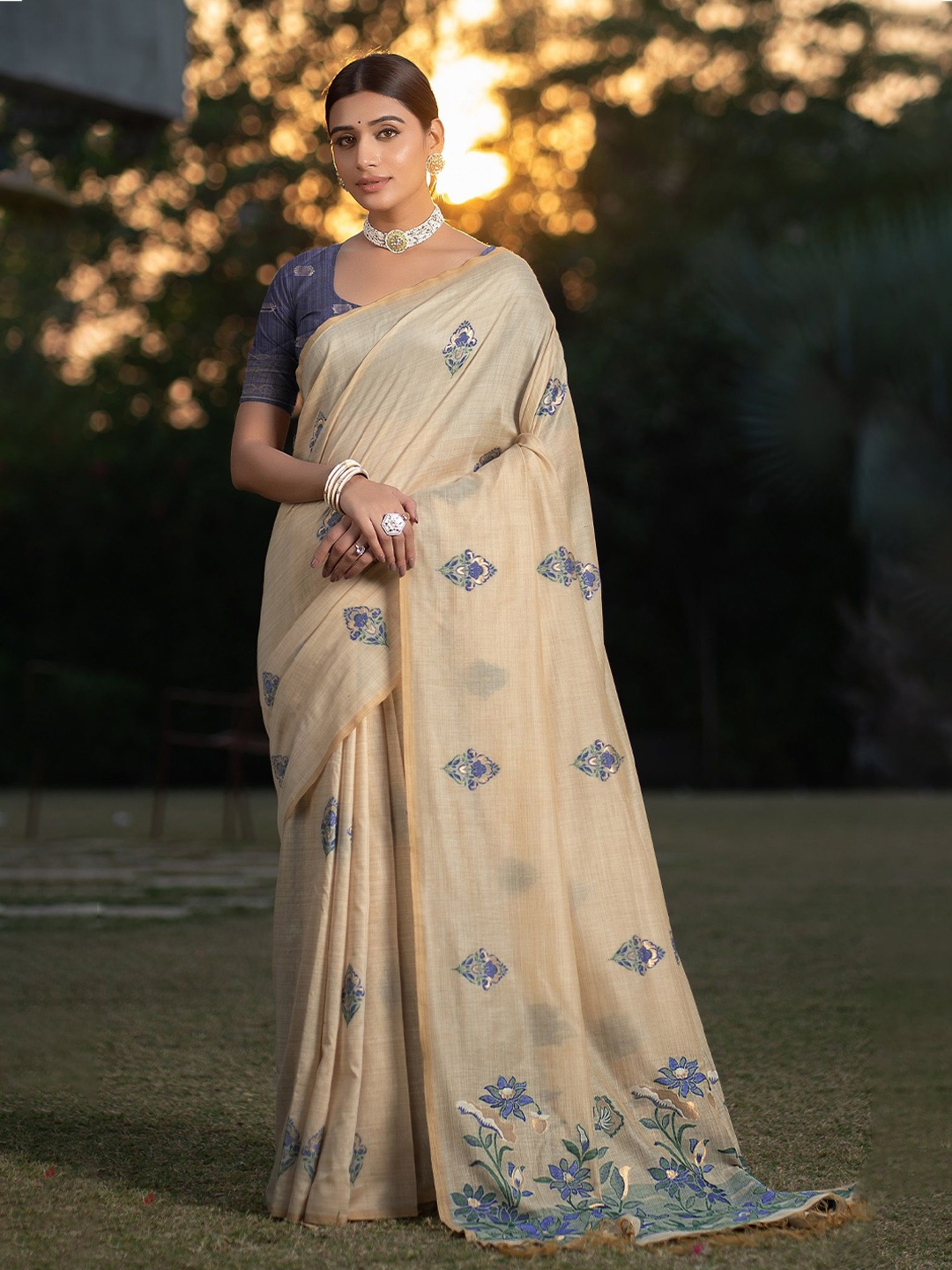 

MAHALASA Ethnic Motifs Zari Pure Cotton Banarasi Saree, Cream