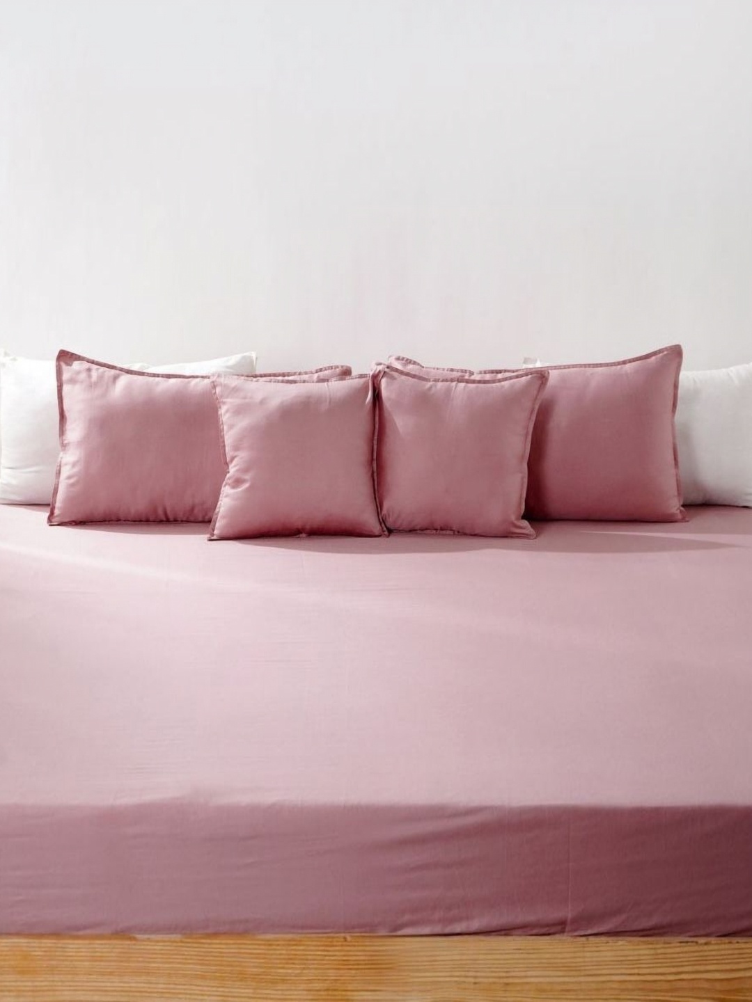 

Zarf Pink 350 TC Egyptian Cotton King Bedsheet With 2 Pillow Cases & 2 Cushion Covers