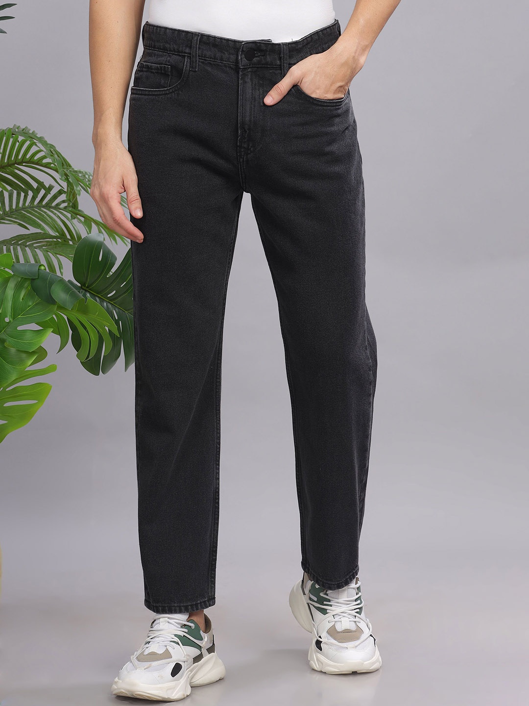 

Mast & Harbour Men Comfort Relaxed Fit Heavy Fade Jeans, Black