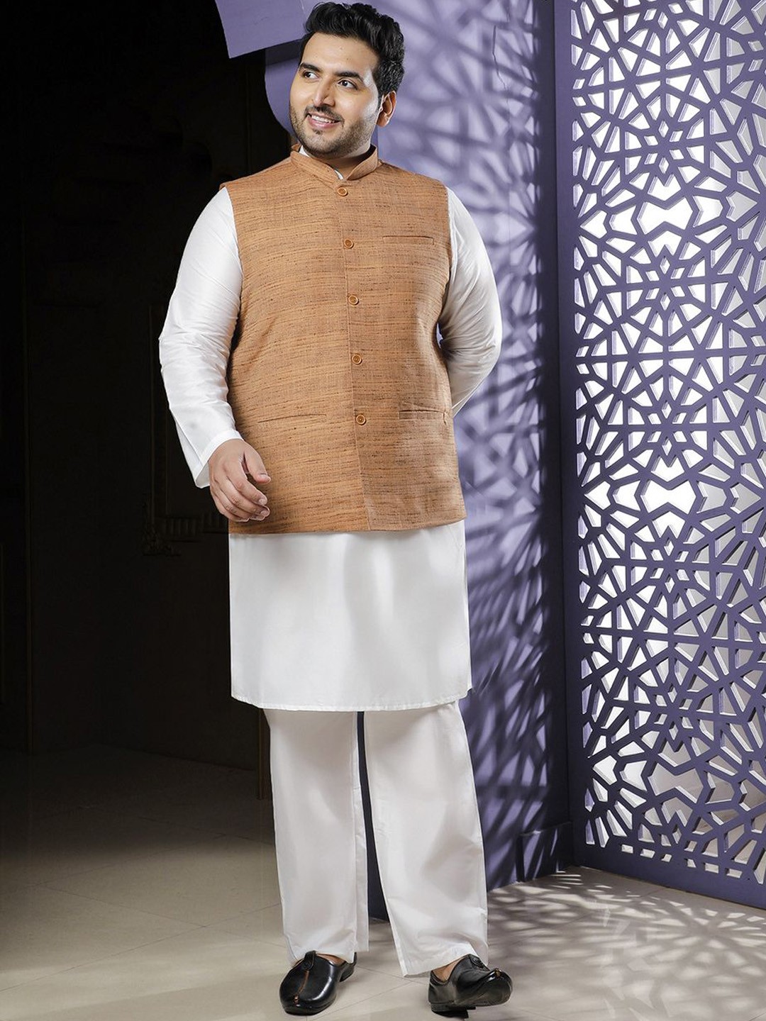 

Sztori Plus Size Mandarin Collar Straight Kurta With Pyjama & Nehru jacket, Brown