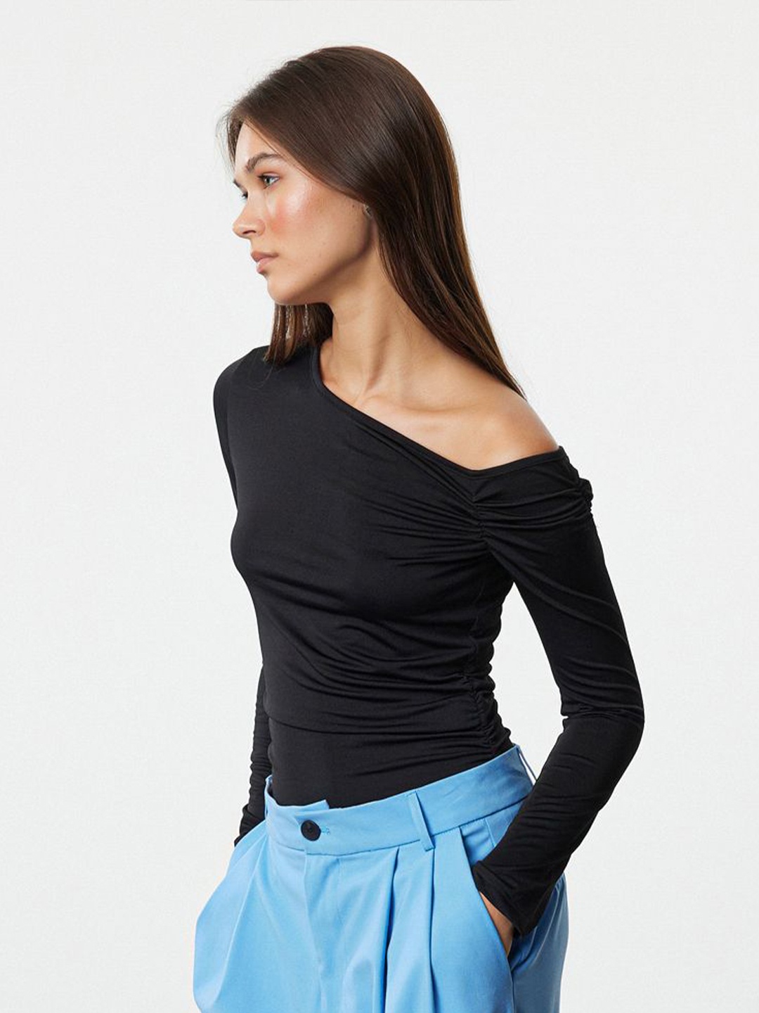

Trendyol Off-Shoulder Crop Top, Na