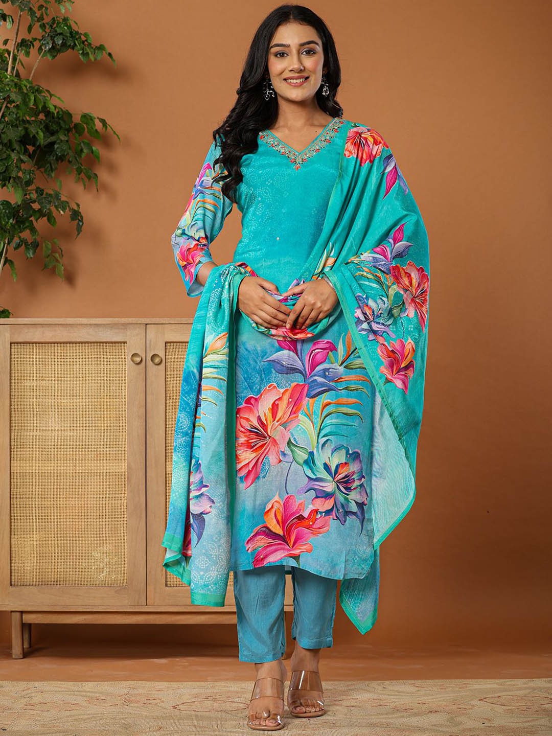 

Yufta Floral Printed Regular Thread Work Kurta With Trousers & Dupatta, Blue