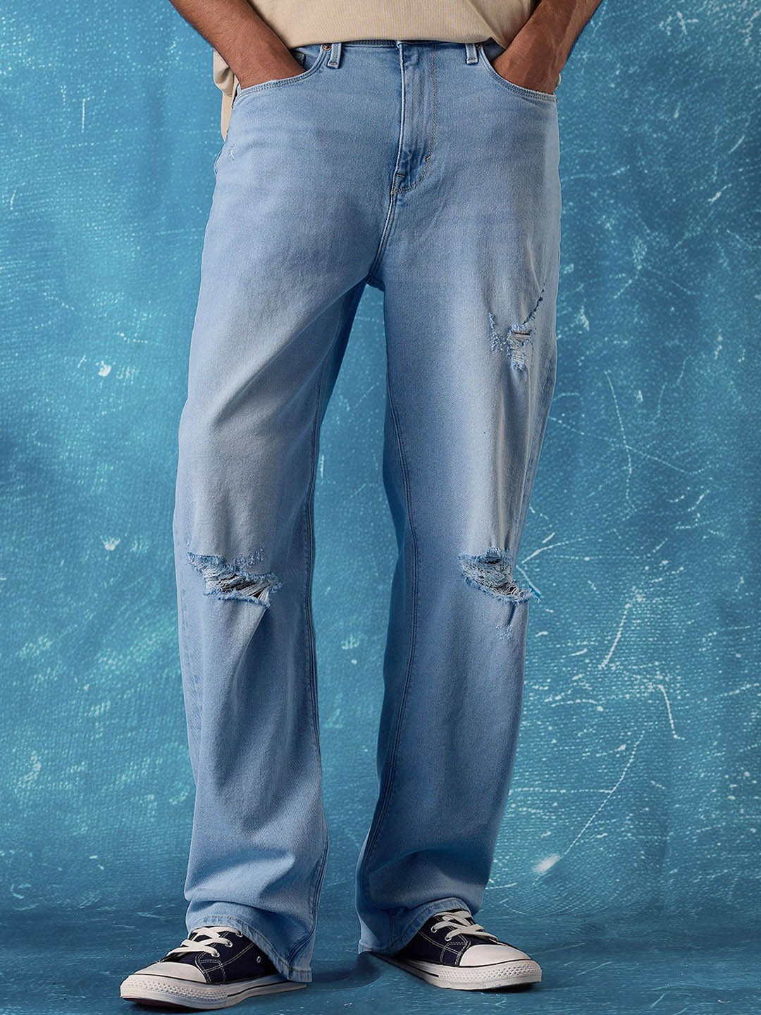 

Flying Machine Men Mildly Distressed Heavy Fade Stretchable Jeans, Blue