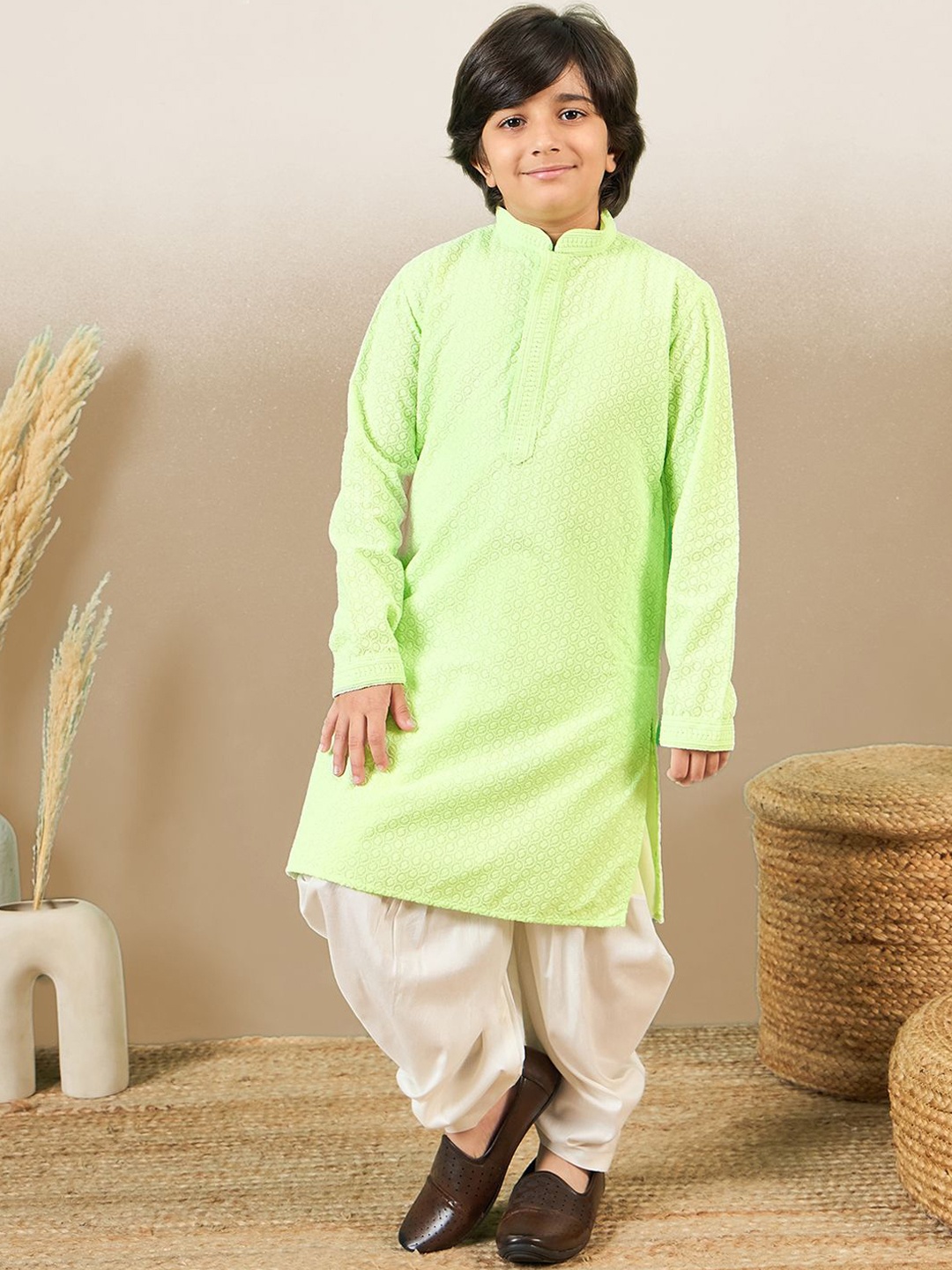 

Here&Now X Sanwara Boys Floral Embroidered Chikankari Kurta With Patiala, Green