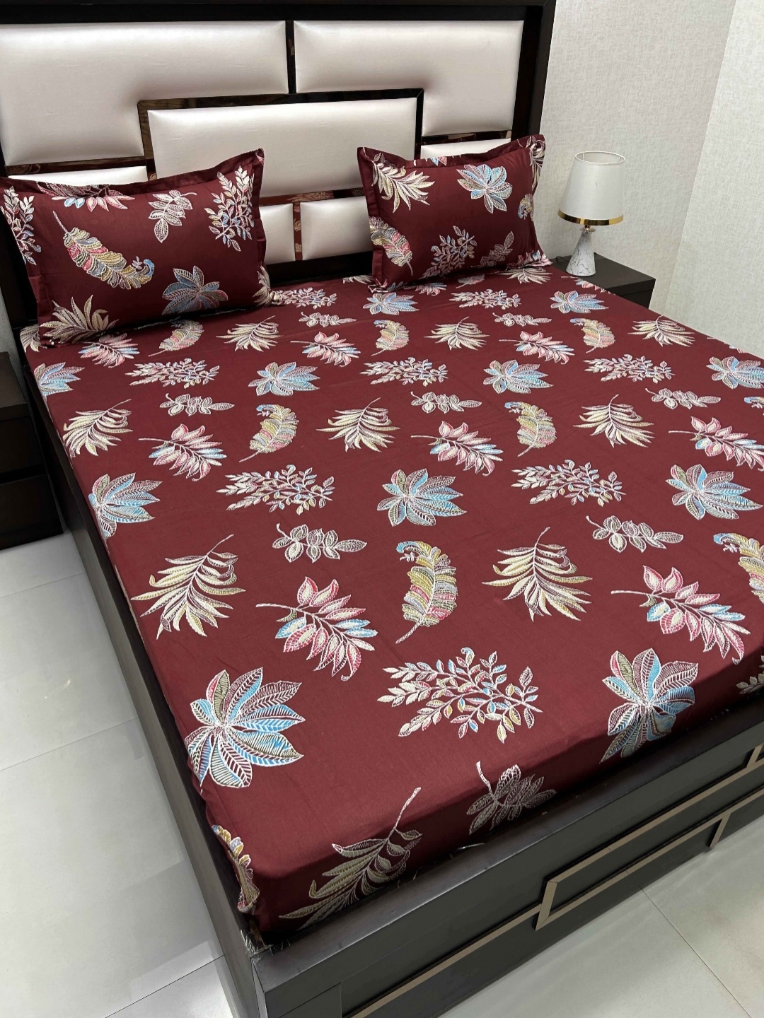 

Pure Decor Velar Sib Red Floral 230 TC Pure Cotton King Bedsheet With 2 Pillow Covers