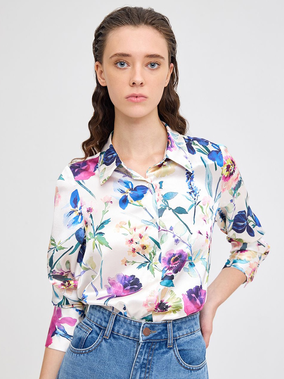 

COVER STORY Women Spread Collar Floral Printed Casual Shirt, Cream