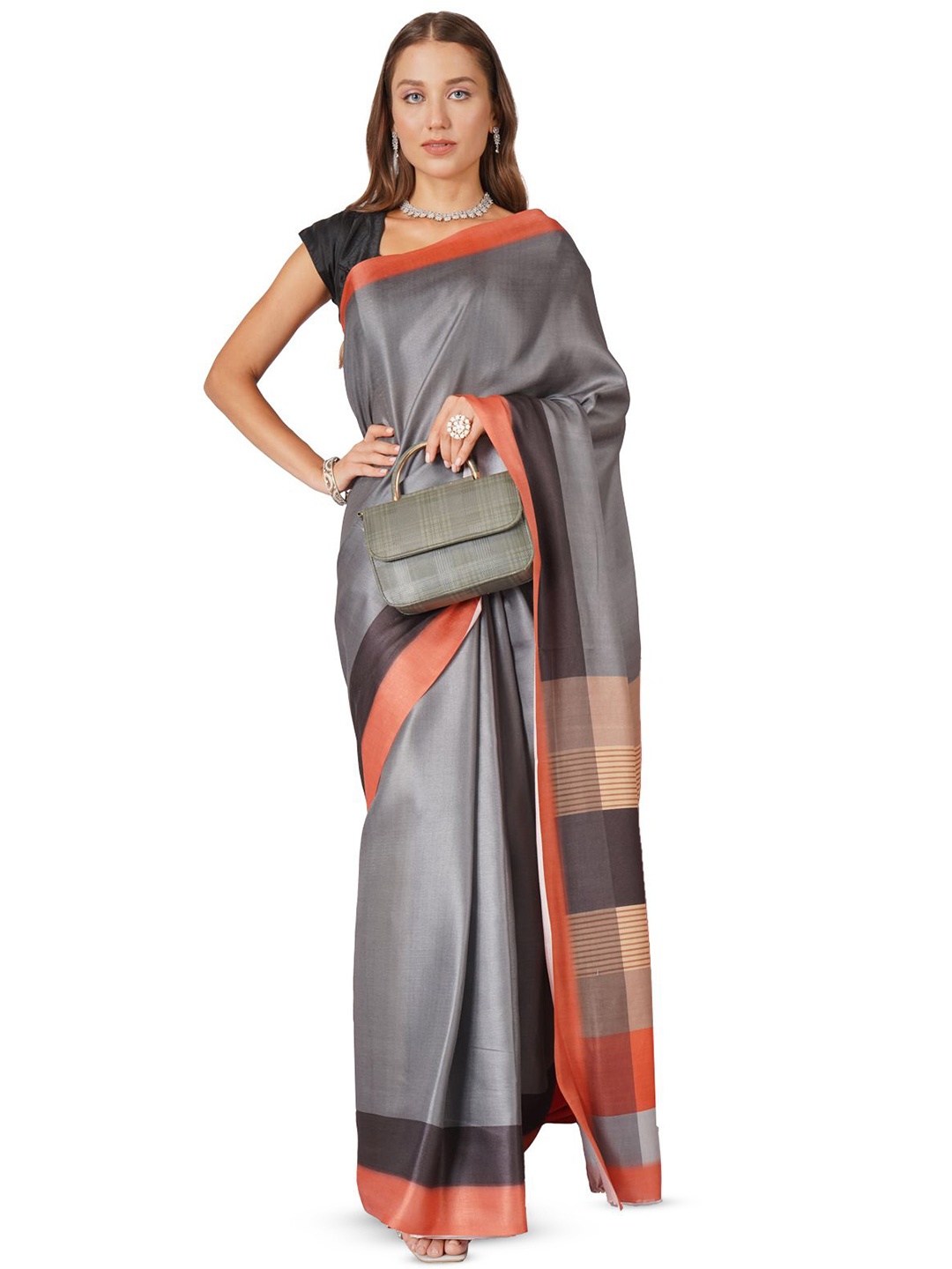 

Studd Muffyn Colourblocked Saree, Grey