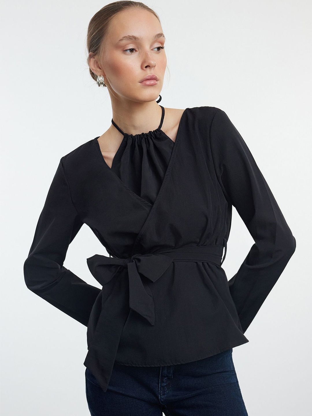 

Trendyol Tie-Up Neck Cinched Waist Top, Na