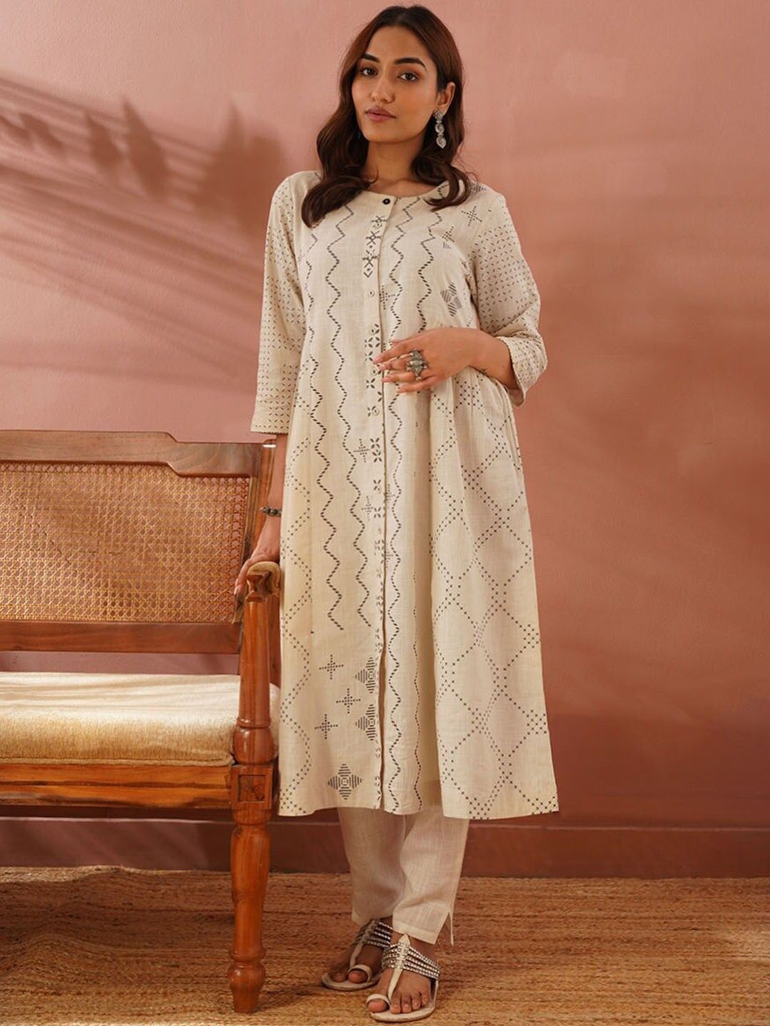

JAYPORE Geometric Printed Round Neck Pure Cotton A-Line Kurta, Off white