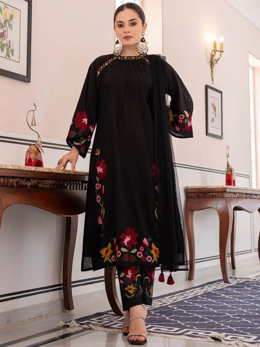 

FASHION DWAR Floral Embroidered Thread Work Pure Cotton Kurta with Trousers & Dupatta, Black