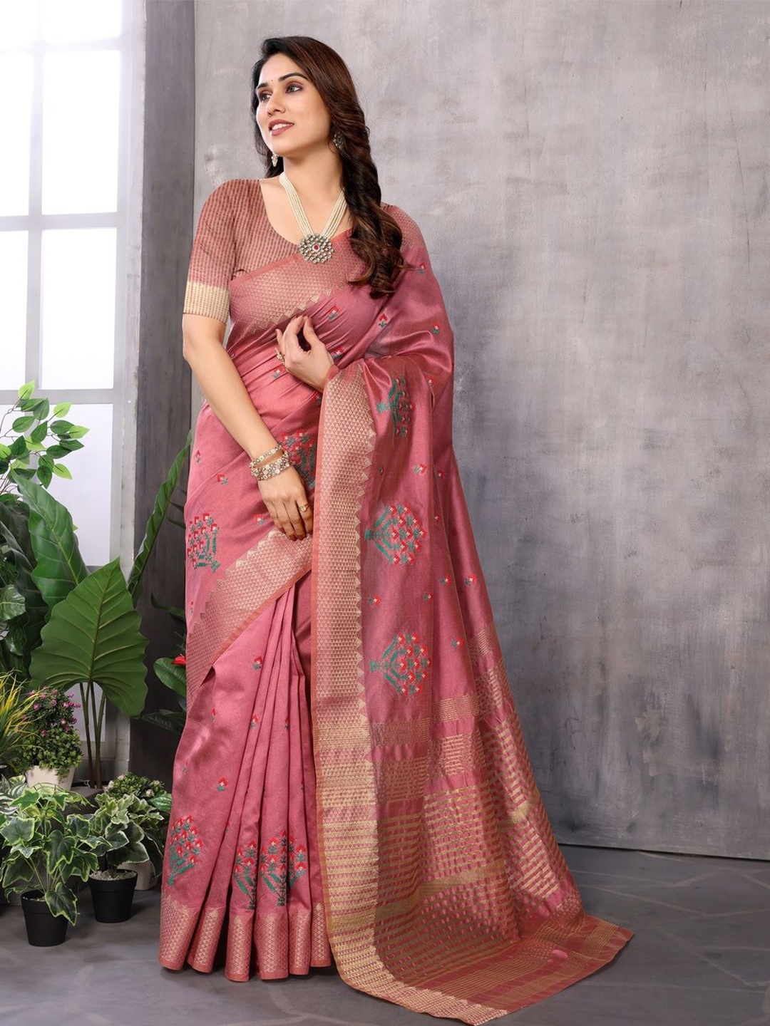 

Sidhidata Floral Embroidered Kanjeevaram Saree, Pink