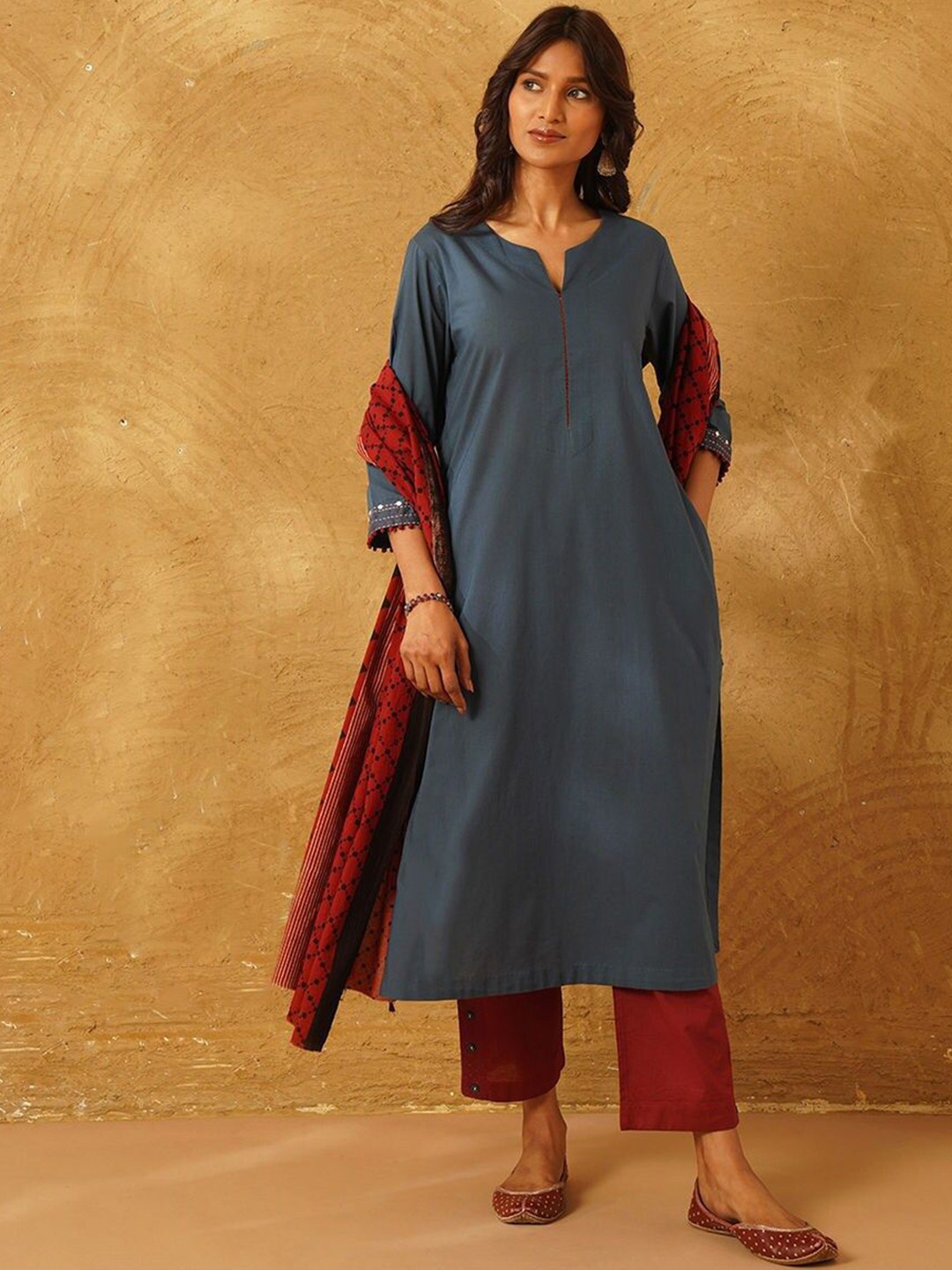 

JAYPORE Thread Work Straight Cotton Kurta, Navy blue