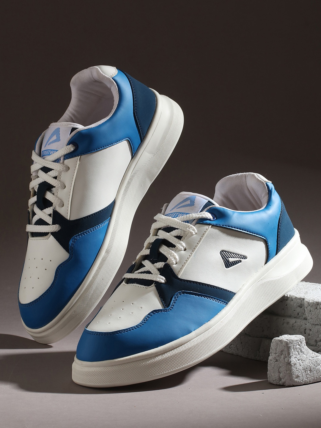 

IMPAKTO Men Colourblocked Lace-Ups Sneakers, Blue