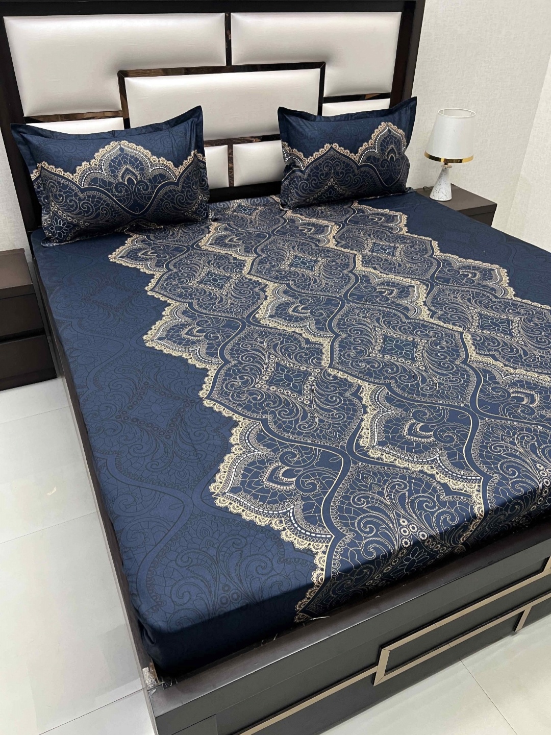 

Pure Decor Blue & Cream Printed 220 TC Pure Cotton King Bedsheet with 2 Pillow Covers