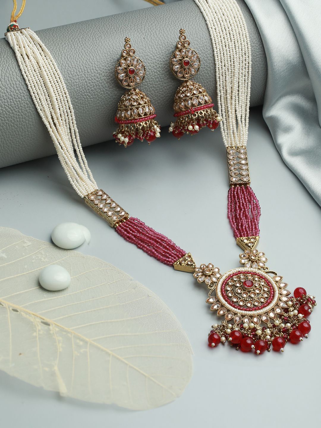 

Anouk Purple Gold-Plated Kundan Stone-Studded & Beaded Jewellery Set