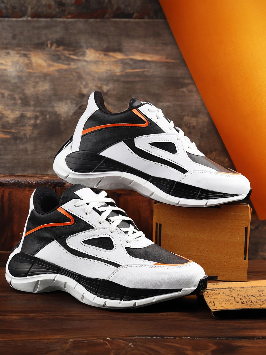 

Kook N Keech Men Colourblocked Lace-Up High-Top Sneakers, White