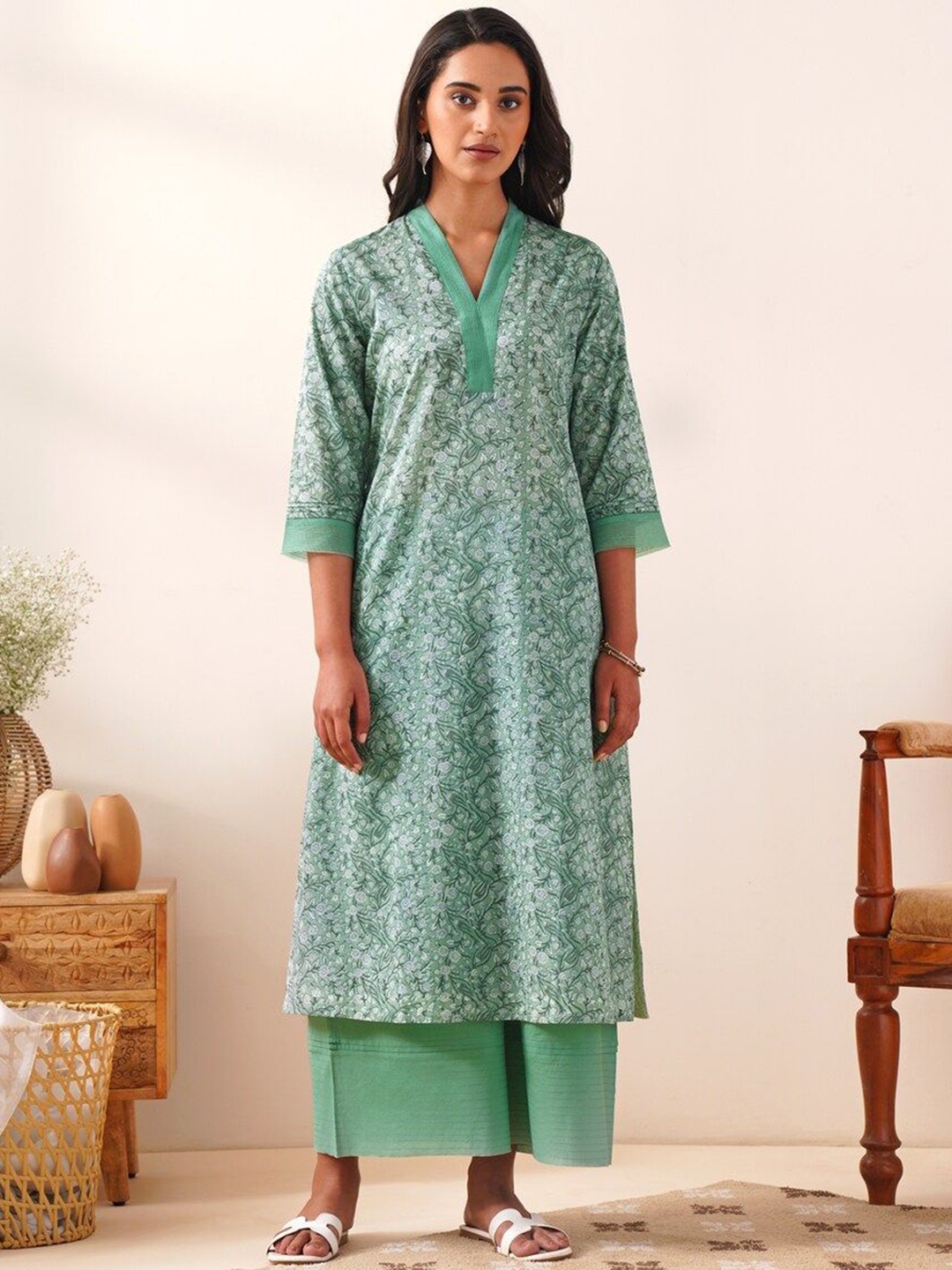 

JAYPORE Floral Printed Pure Cotton Kurta, Green