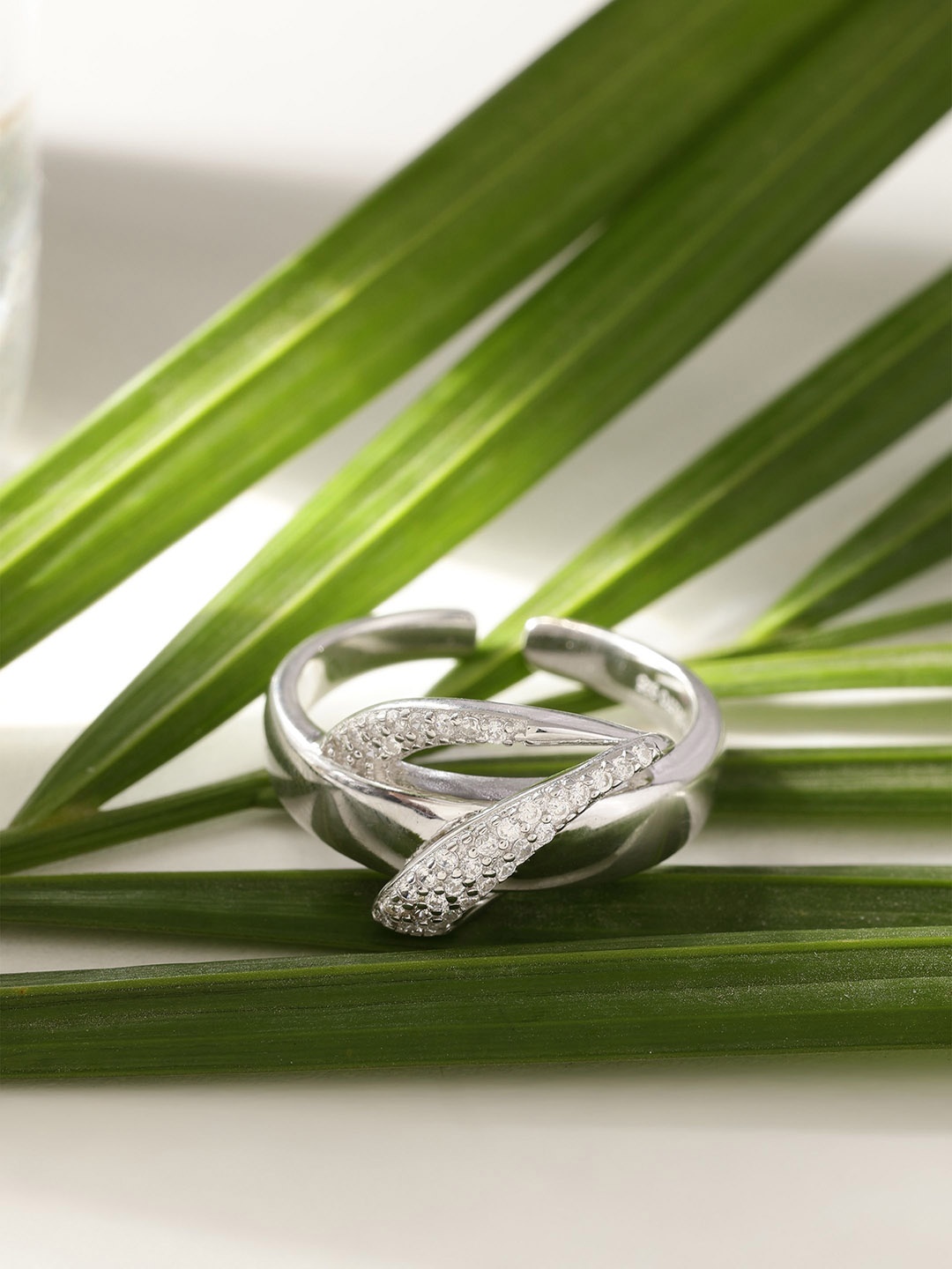 

DIAVO 925 Sterling Silver Rhodium-Plated CZ-Stones Studded Twisted Design Finger Ring