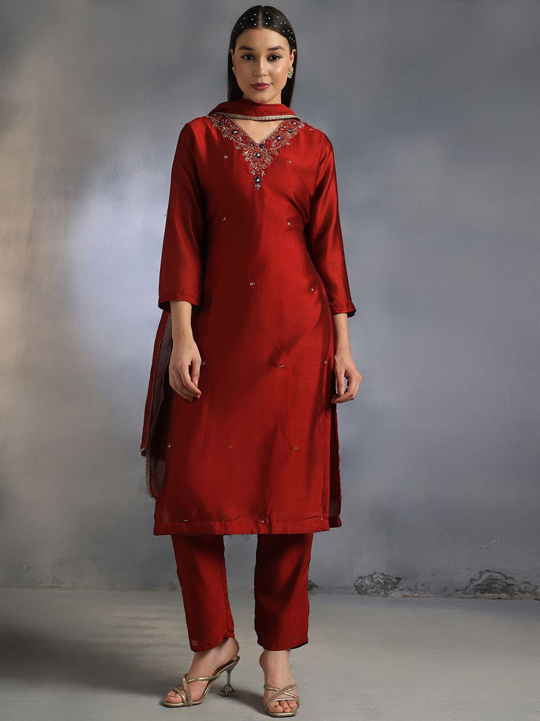 

Rang by Indya Women Ethnic Motifs Embroidered Regular Kurta with Trousers & With Dupatta, Maroon