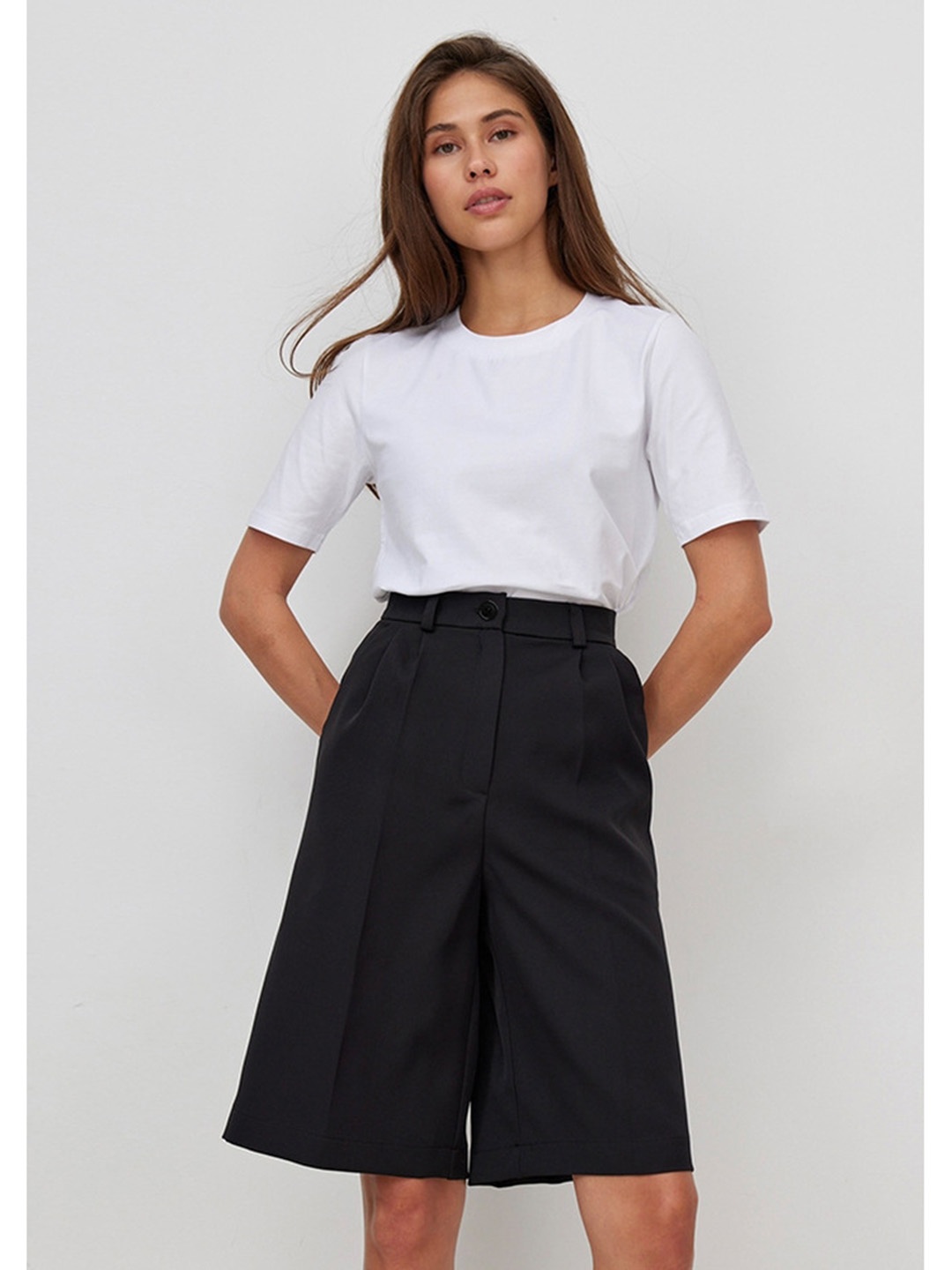 

LULU & SKY Women Loose Fit High-Rise Shorts, Black