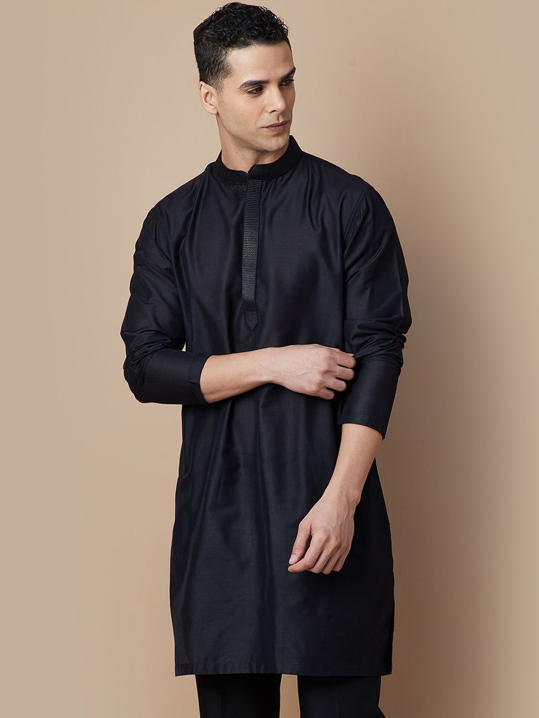 

Melange by Lifestyle Mandarin Collar Long Sleeves Straight Kurta, Black