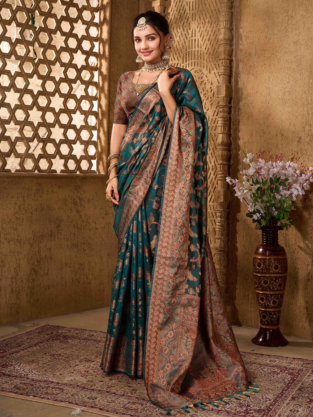 

KIMISHA Woven Design Zari Banarasi Saree, Green