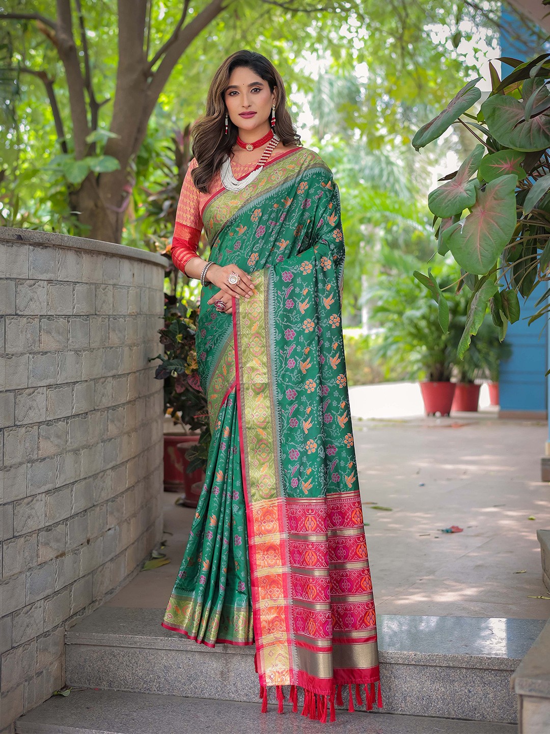 

KIMISHA Floral Zari Woven Design Patola Saree, Green