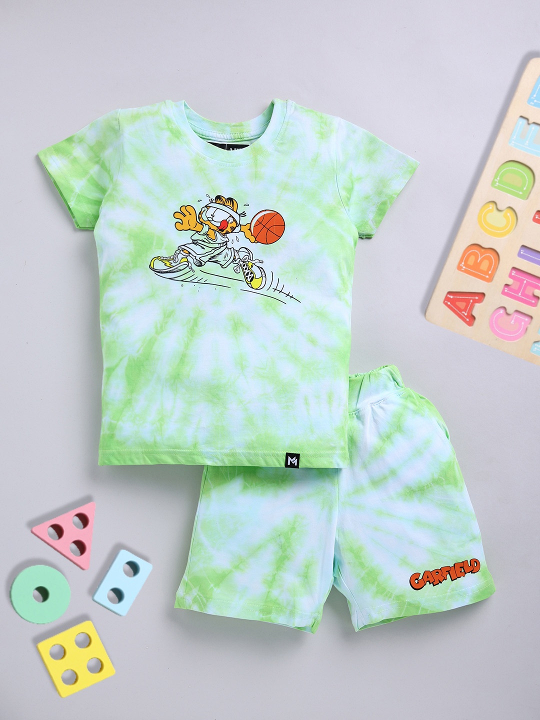 

YK X Minute Mirth Boys Garfield Printed Cotton T-shirt with Shorts, Green