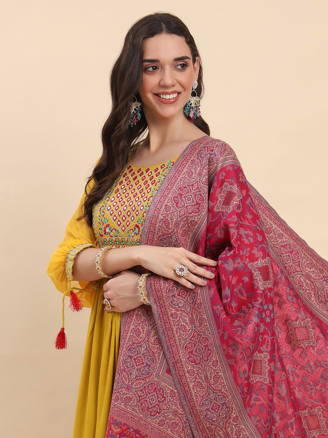 

La Vastraa Women Woven Design Stole, Pink