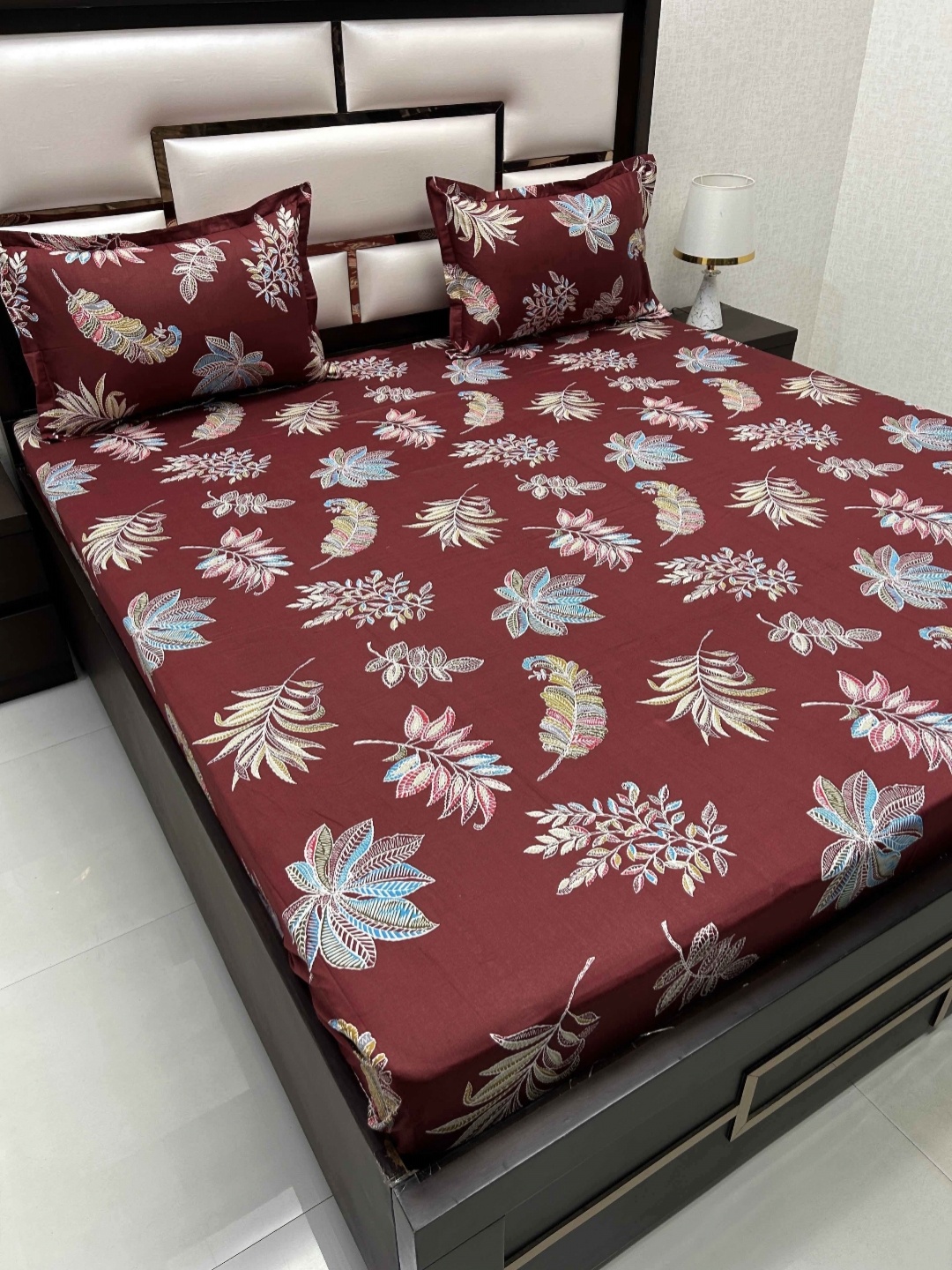 

Pure Decor Velar Sib Red Floral 400 TC Pure Cotton King Bedsheet With 2 Pillow Covers