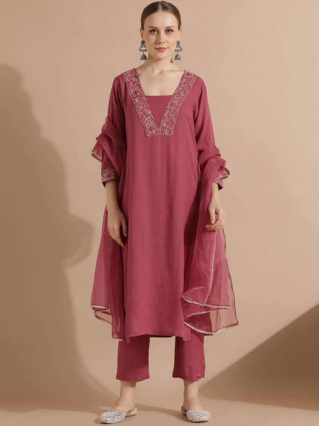 

STYLEBAAZI Women Ethnic Motifs Kurta with Trousers & With Dupatta, Mauve
