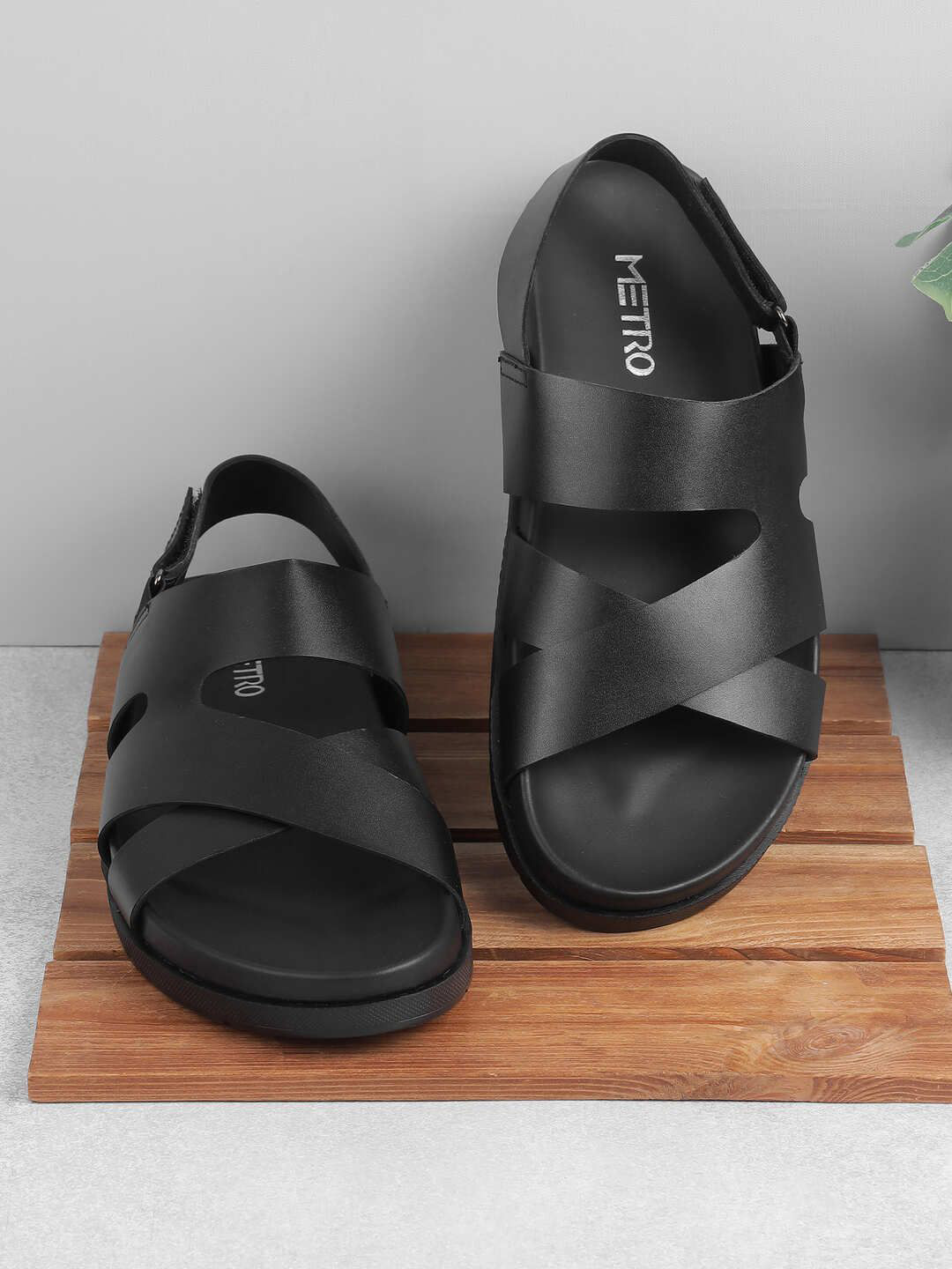 

Metro Men Leather Comfort Sandals, Black