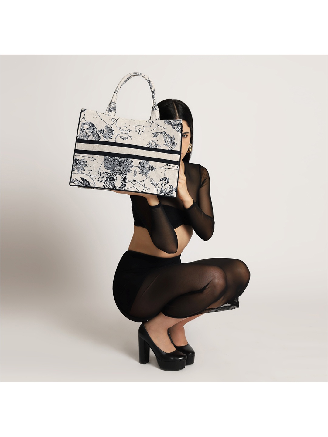 

INDIVIDUAL DESIGN Zodiac Pattern Jacquard Weave Structured Handbag, Black