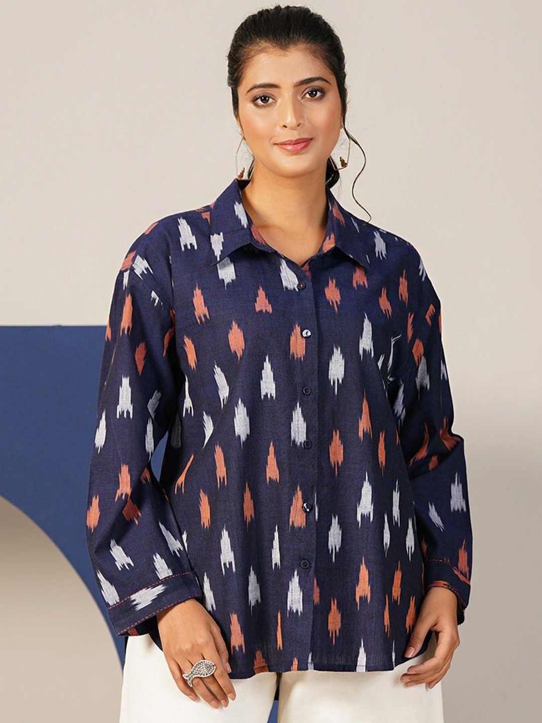 

JAYPORE Women Standard Spread Collar Conversational Printed Cotton Casual Shirt, Navy blue