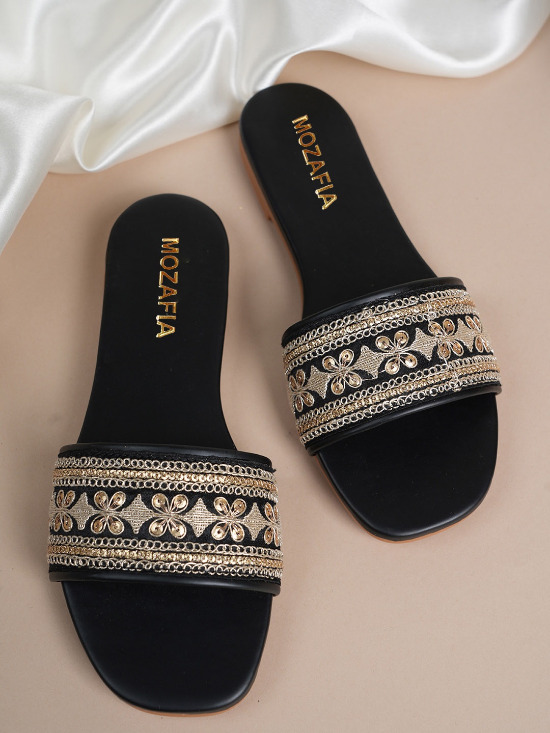

MOZAFIA Women Ethnic Embellished Open Toe Flats, Black