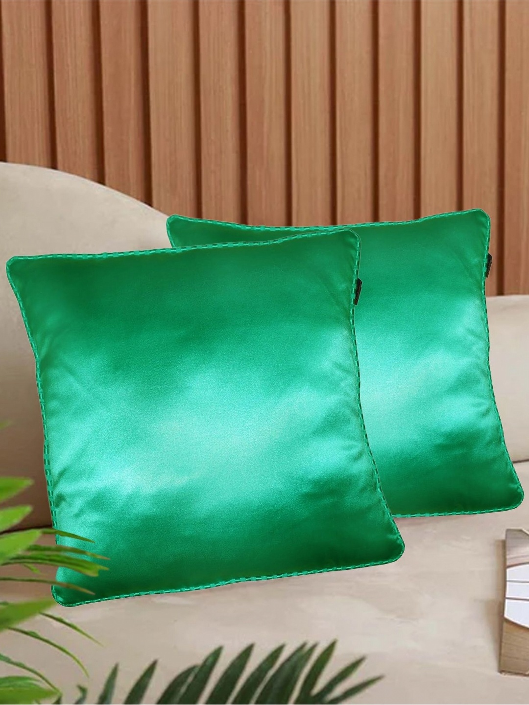 

Lushomes Green Set of 2 Square Cushion Covers