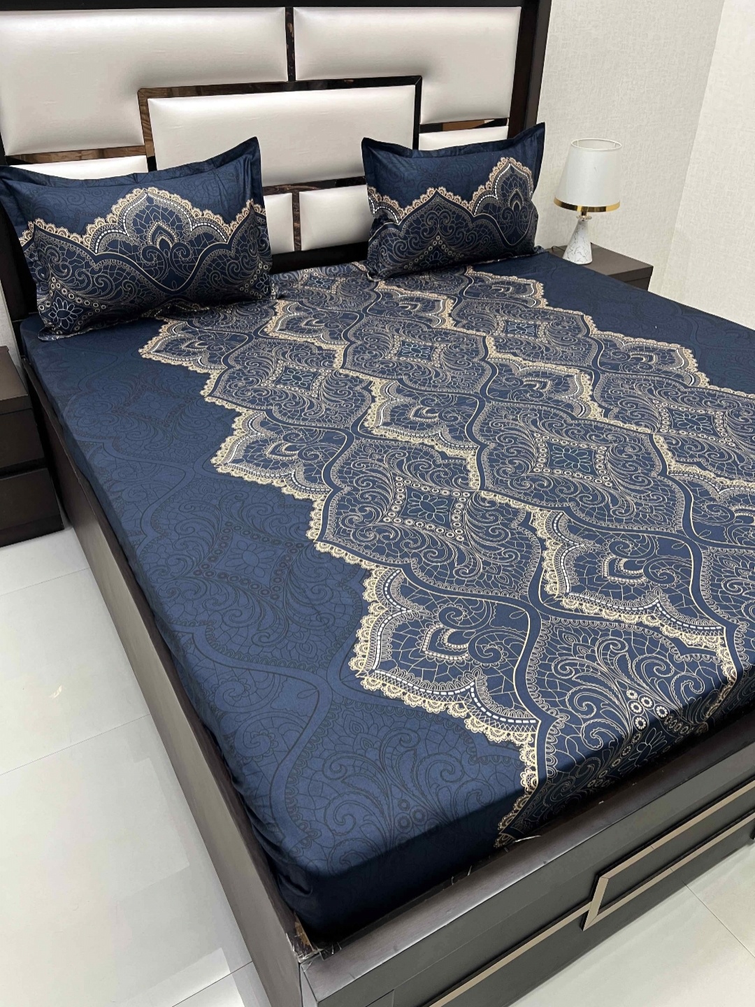 

Pure Decor Velar Sib Blue & White Pure Cotton King Bedsheet with 2 Pillow Covers