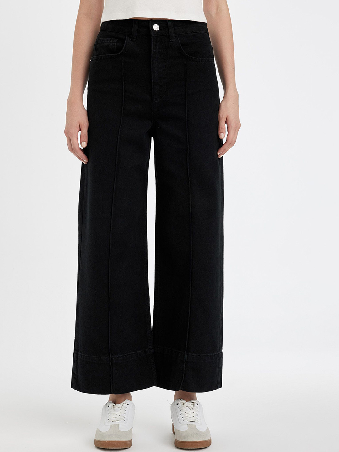 

DeFacto Women Solid Cotton Mid-Rise Jeans, Black
