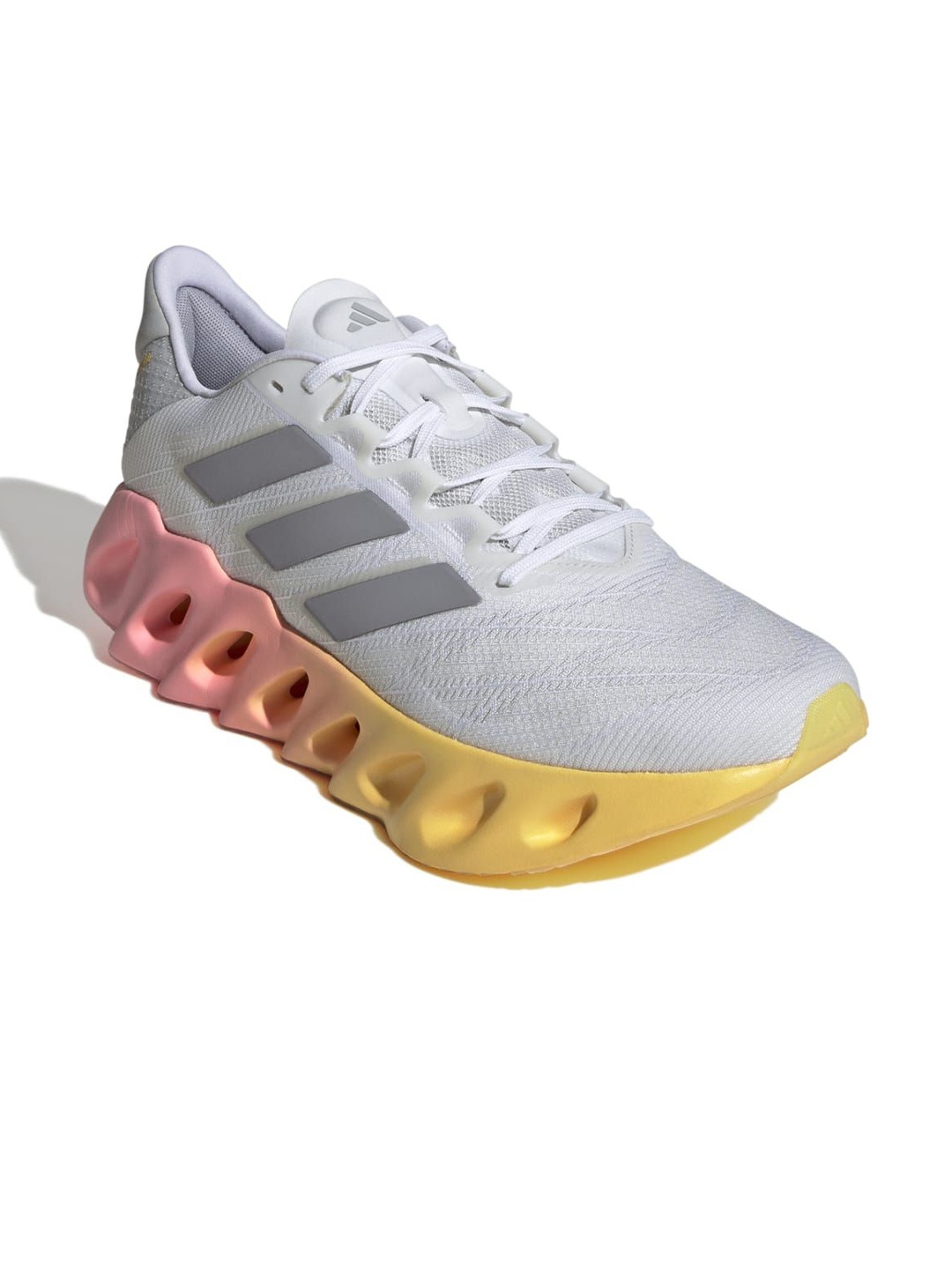 

ADIDAS Switch FWD 2 M Men Lace-Ups Sports Shoes, White