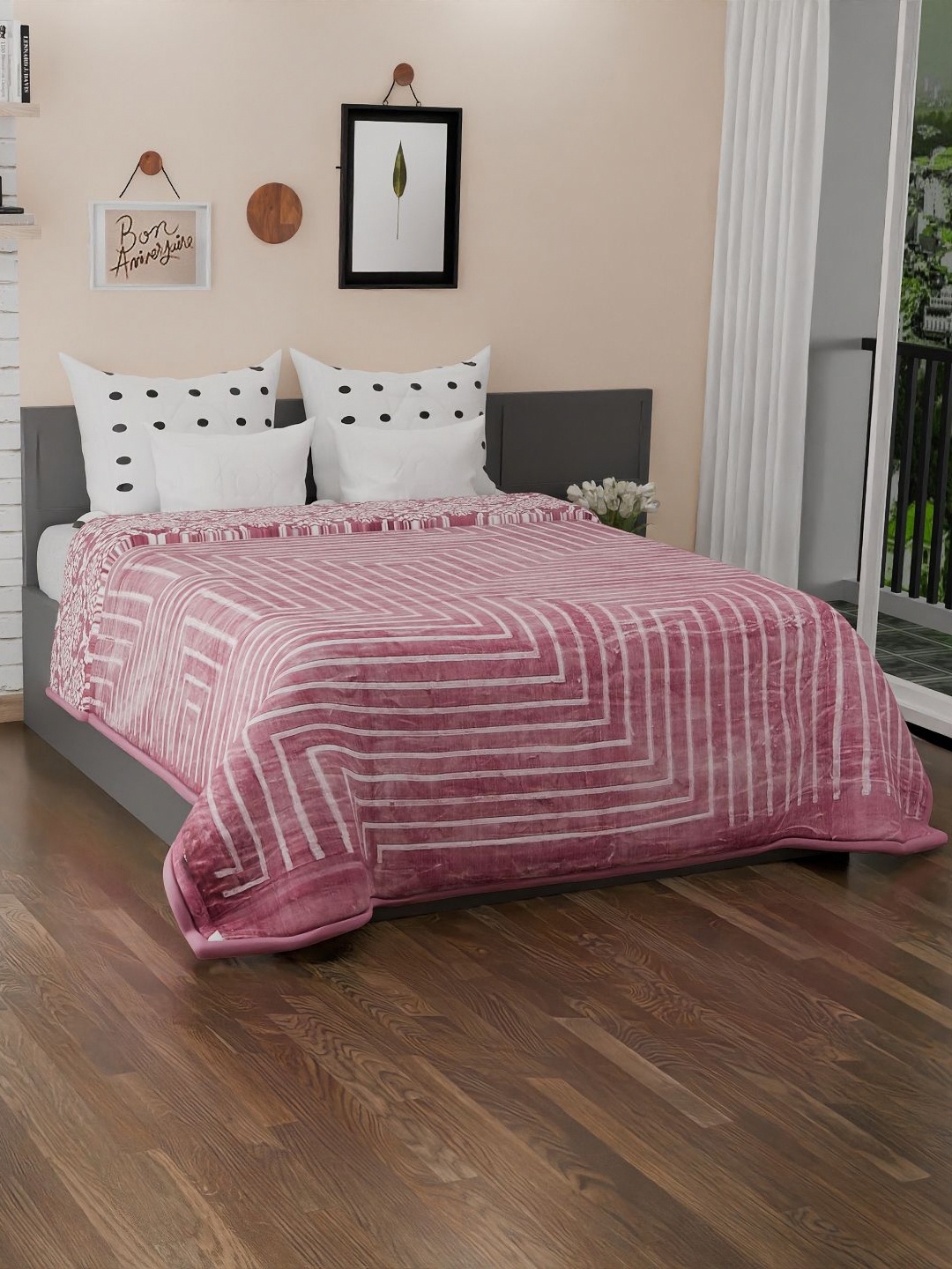 

Nivasam Aura Pink & White Geometric 900 GSM Heavy Winter Mink Double Bed Blanket