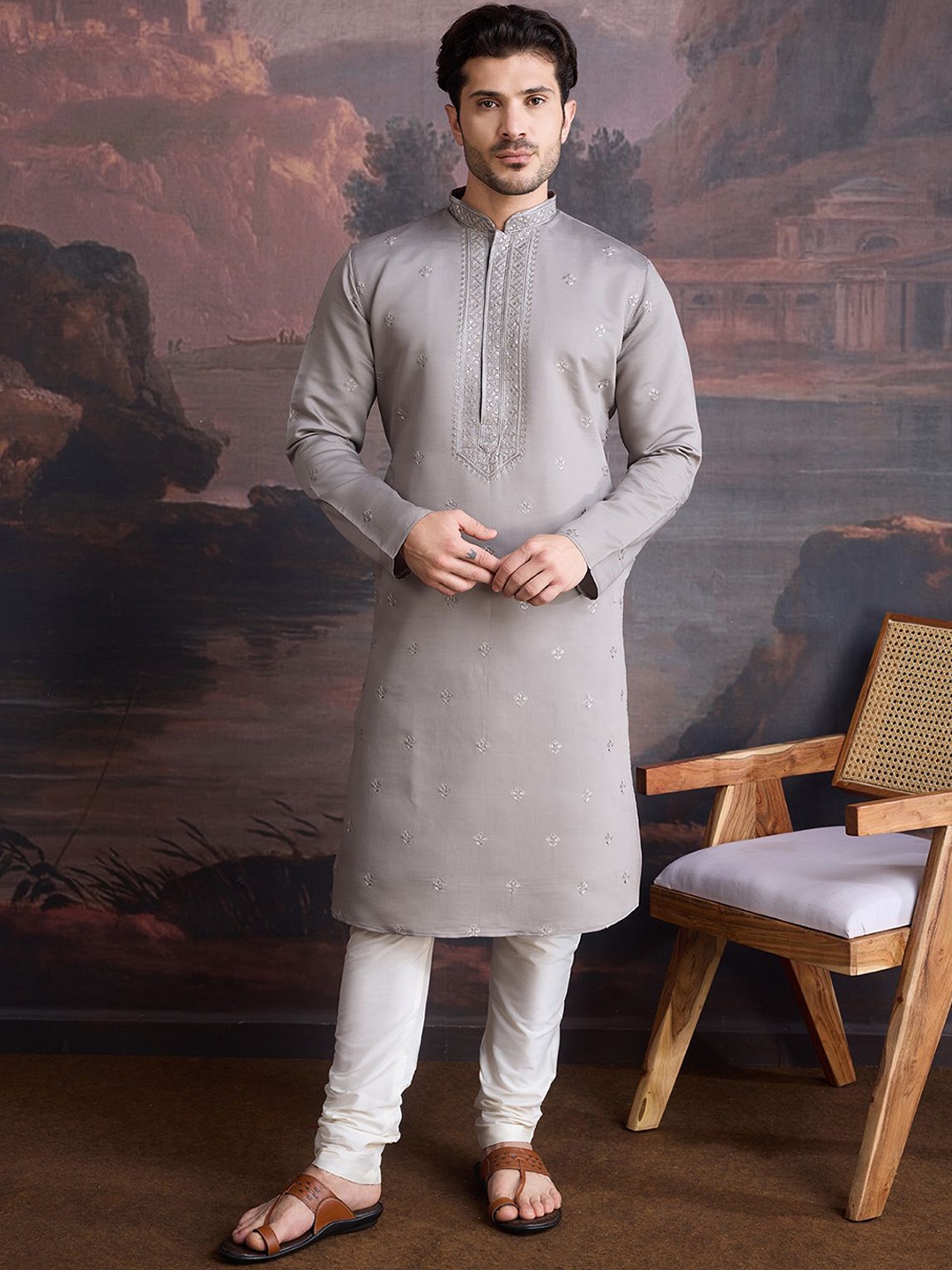 

House of Pataudi Floral Embroidered Mandarin Collar Straight Kurta, Grey
