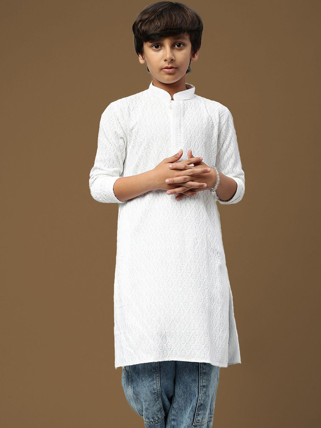 

Here&Now X Sanwara Boys Ethnic Motifs Embroidered Chikankari Cotton Straight Kurta, White