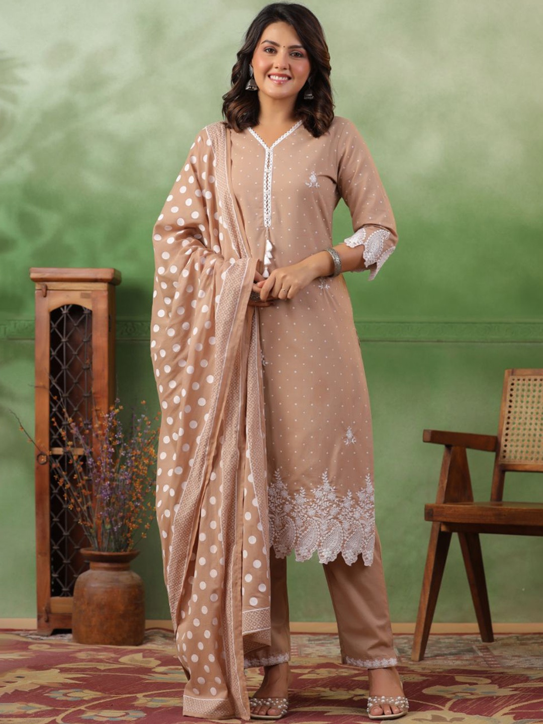 

Kiana House Of Fashion Ethnic Motifs Thread Work Pure Cotton Kurta with Trousers & Dupatta, Brown