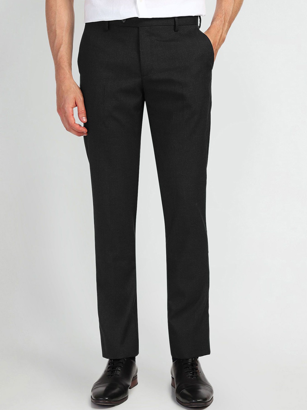 

Arrow Men Mid Rise Carson Tapered Fit Trouser, Black