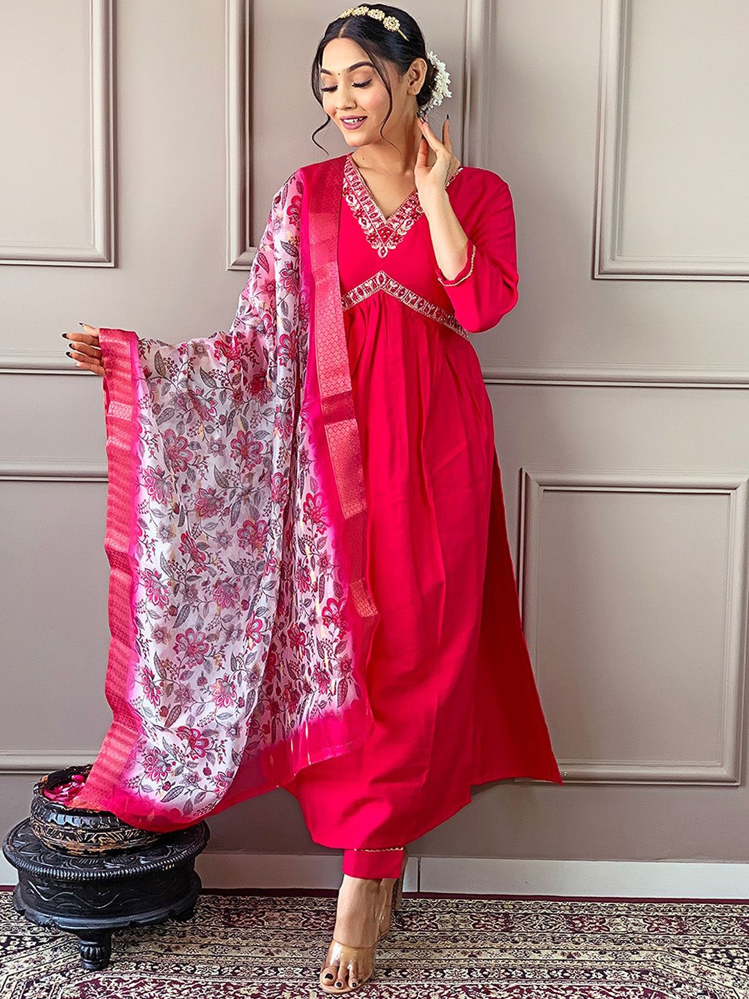 

Ishin Floral Embroidered Straight Kurta With Trouser & Dupatta, Red