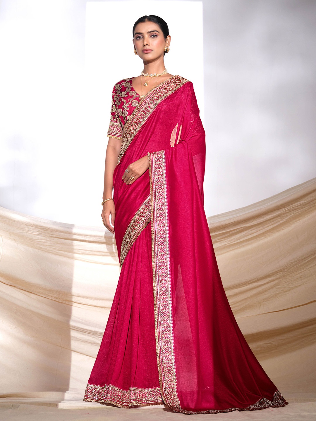 

Sangria Solid Sequinned Saree With Blouse Piece, Pink