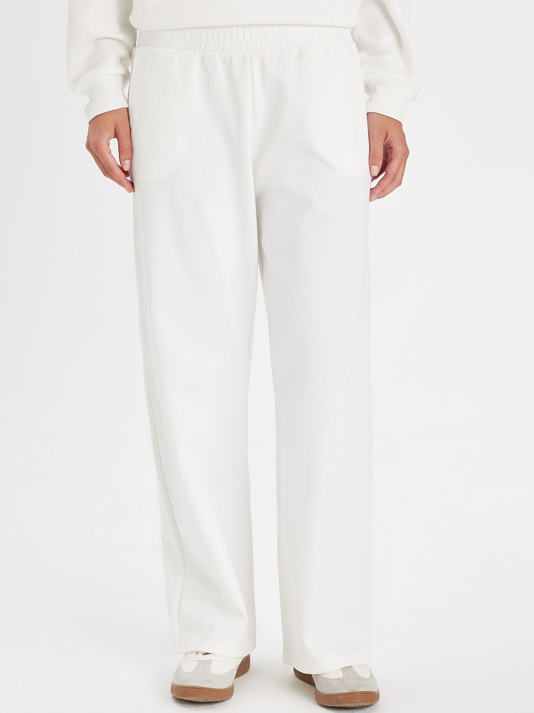 

DeFacto Women Solid Cotton Regular Fit Trousers, White